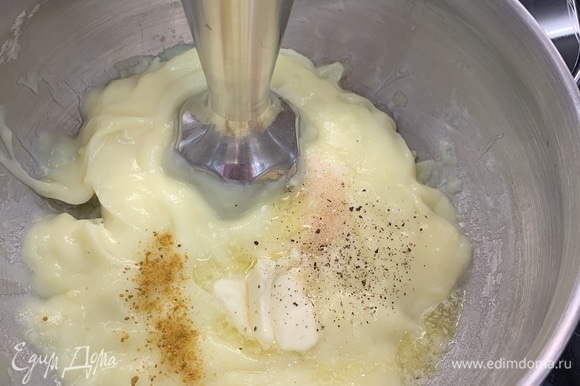 Пюрируем картофель без воды, добавляем соль, специи, сливочное масло, перемешиваем. Также я добавляю специи для облегчения переваривания картофеля. Как-нибудь обязательно выложу инструкцию по ее приготовлению. Пюрируем картофель без воды, добавляем соль, специи, сливочное масло, перемешиваем. Также я добавляю специи для облегчения переваривания картофеля. Как-нибудь обязательно выложу инструкцию по ее приготовлению.