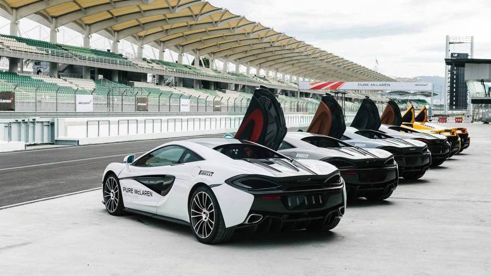 McLaren предложил клиентам выучиться на гонщиков