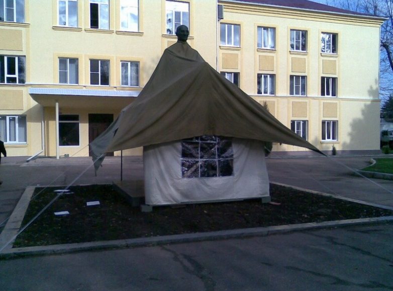 Это Россия, детка. Уморительно!