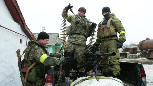 Украинские военнослужащие на боевой позиции возле села Чермалык Мариупольской области. Архивное фото