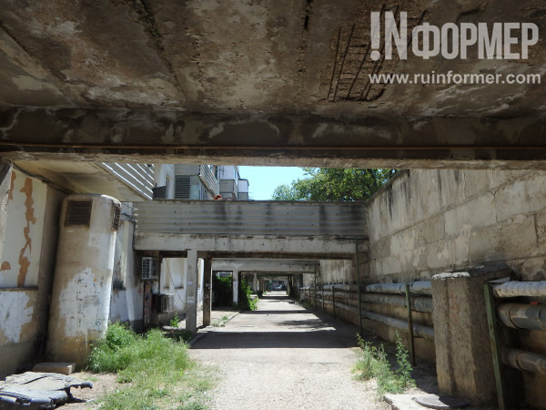 Фоторепортаж «ИНФОРМЕРа»: кто в ответе за разрушающиеся дома Севастополя? Фоторепортаж «ИНФОРМЕРа»: кто в ответе за разрушающиеся дома Севастополя?