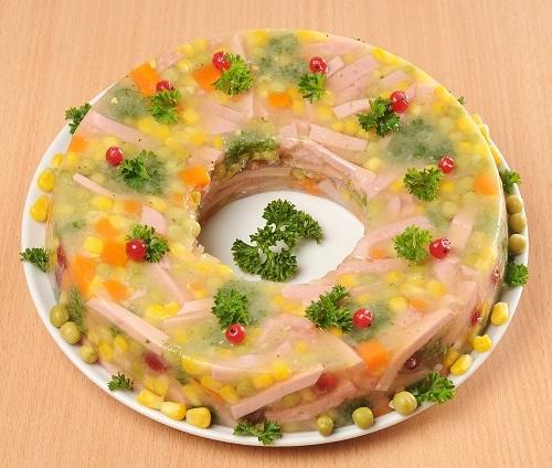 Заливное из мясной нарезки/Фото: А. Соколов/BurdaMedia