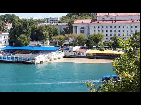 Совсем страх потеряли. Слили нечистоты прям в море в центре Севастополя