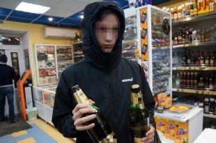 Можно ли уже сейчас покупать алкоголь по водительским правам?