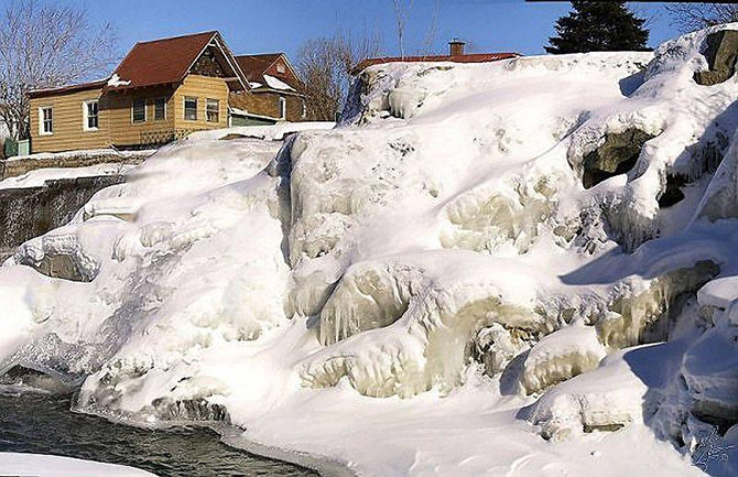 Невероятные ледяные водопады