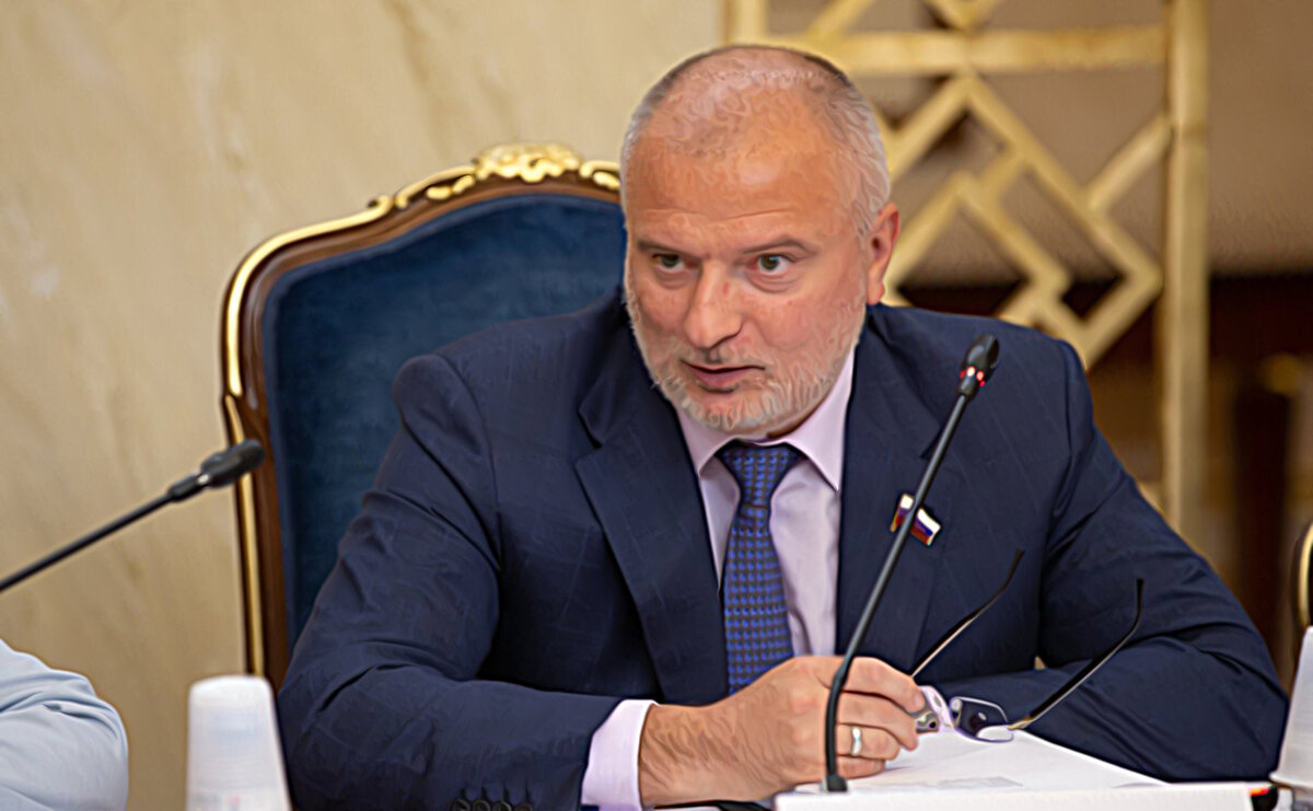 Клишас пояснил, почему госслужащим России разрешено владеть недвижимостью за границей