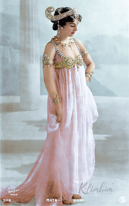 После развода Маргарета стала жить в Париже. Колоризация Klimbim. После развода Маргарета стала жить в Париже. Колоризация Klimbim.