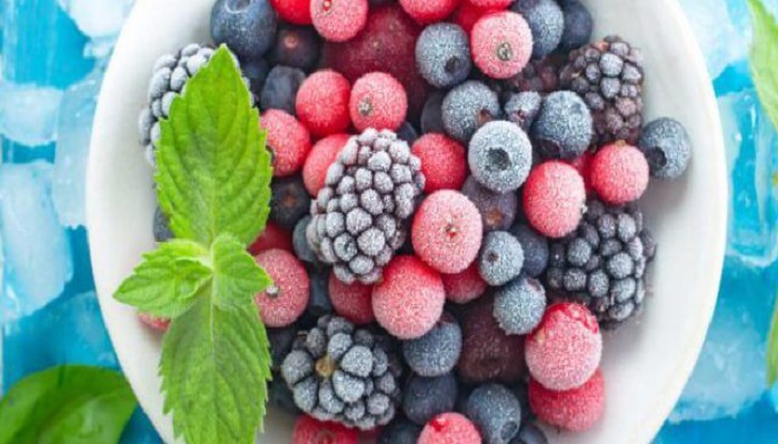Ягоды и фрукты в микроволновке полезно или нет. / Фото: foodandhealth.ru Ягоды и фрукты в микроволновке полезно или нет. / Фото: foodandhealth.ru
