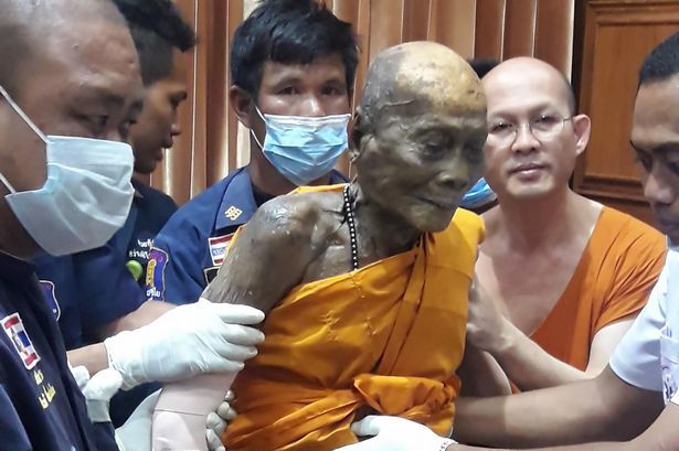 Буддийский монах начал улыбаться через 2 месяца после смерти