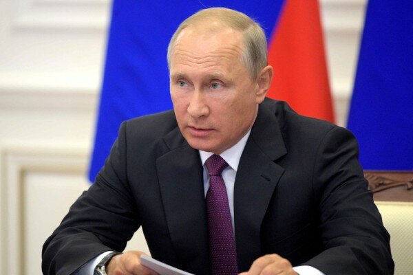 Путин объяснил, почему в России большой разрыв между бедными и богатыми Путин объяснил, почему в России большой разрыв между бедными и богатыми