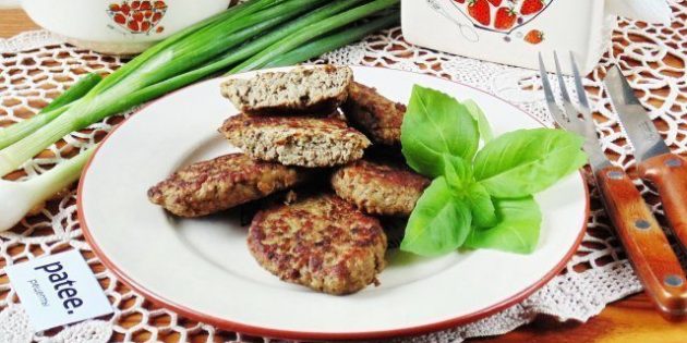 Котлеты из говяжьей печени с картошкой и грибами Котлеты из говяжьей печени с картошкой и грибами