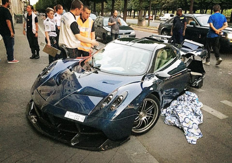 И бит, и крашен: как суперкары Pagani получают новую жизнь после ДТП И бит, и крашен: как суперкары Pagani получают новую жизнь после ДТП