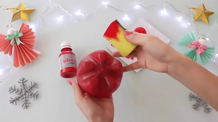Стильное новогоднее украшение из простой пластиковой бутылки Стильное новогоднее украшение из простой пластиковой бутылки