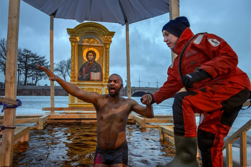 Петербургский фотограф абсурда, гротеска и безумия абсурд, александр петросян, безумие, фото