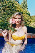 Кирстен Данст (Kirsten Dunst) в фотосессии Юргена Теллера (Juergen Teller) для специального выпуска Summer Pleasures журнала W (май 2014)