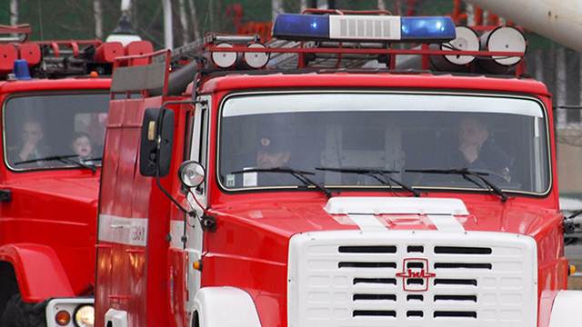 Очевидцы сообщили о возгорании дебаркадера в Москве