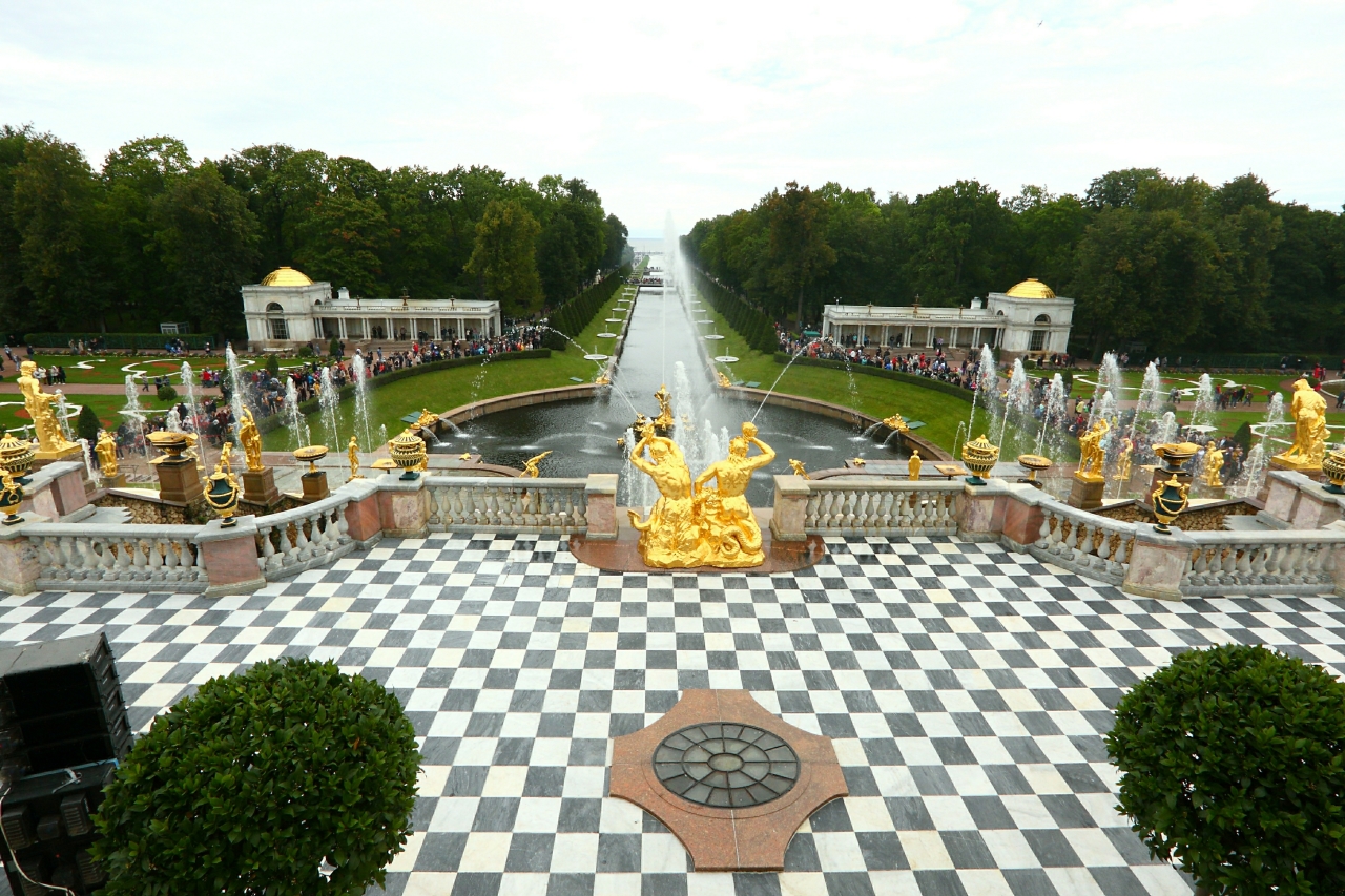 Нижний парк Петергоф праздник фонтанов 2022