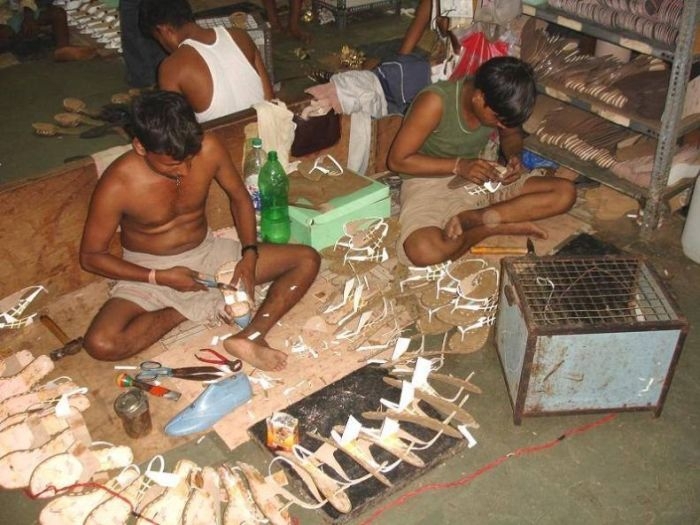 Как производят модельные туфельки в Индии Как производят, в Индии, модельные туфельки