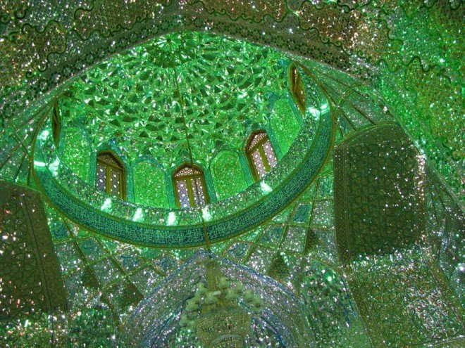 Мечеть, которая внутри выглядит как произведение искусства Мечеть, которая внутри выглядит как произведение искусства