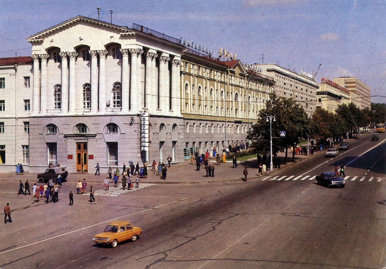 ZAVODFOTO / История городов России в фотографиях: Курск в 1984 году. ZAVODFOTO / История городов России в фотографиях: Курск в 1984 году.