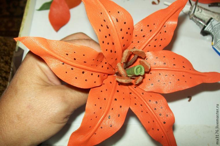 Прекрасные цветы из кожи. Мастер класс Прекрасные цветы из кожи. Мастер класс