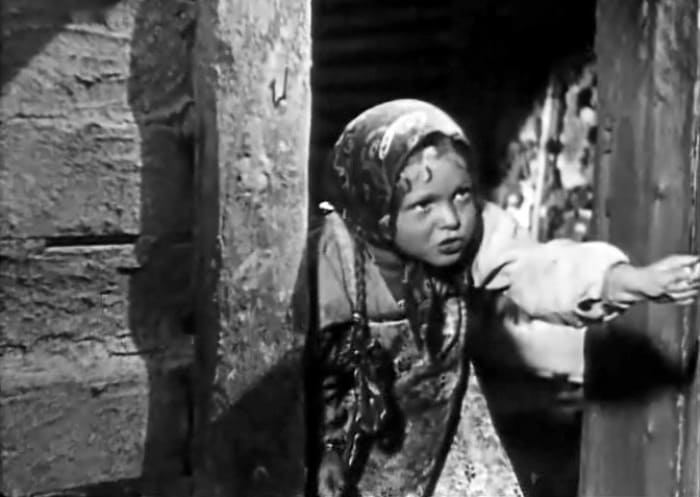 Гуля Королева в фильме *Бабы рязанские*, 1927 | Фото: kino-teatr.ru