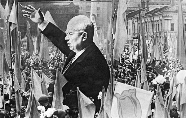 Кровавая оттепель. Как Никита Хрущёв расстрелял голодных рабочих Кровавая оттепель. Как Никита Хрущёв расстрелял голодных рабочих