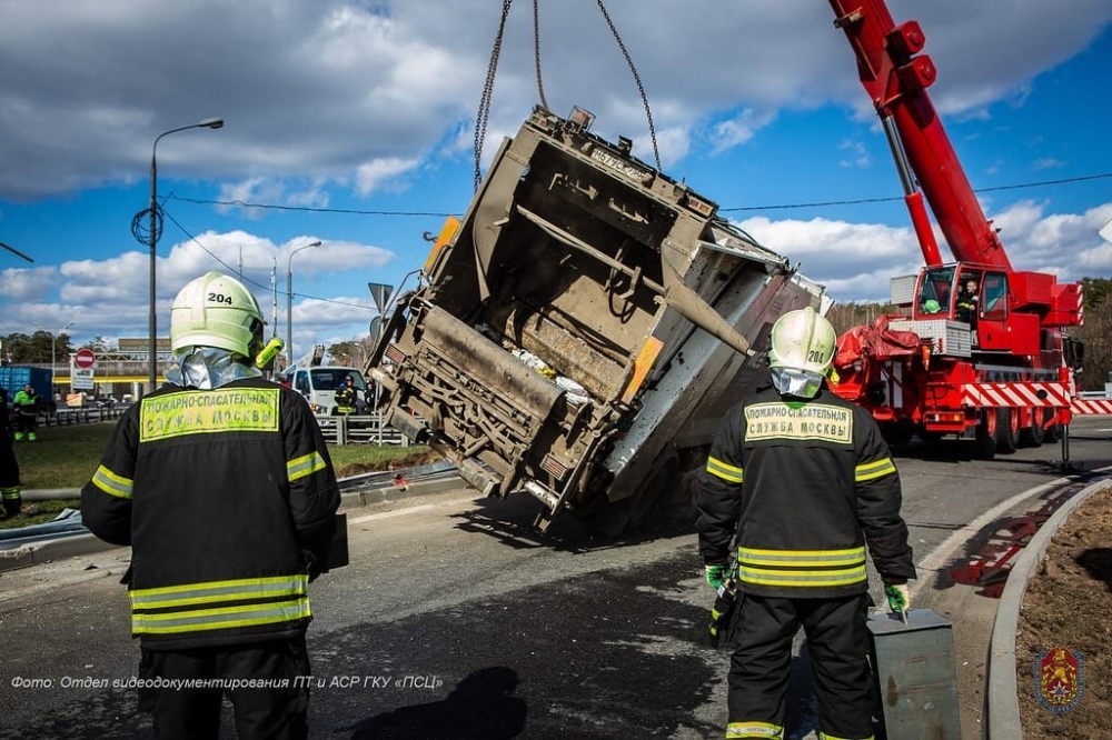 В апреле московские спасатели оказали помощь 65 пострадавшим