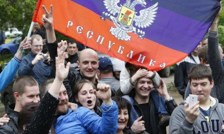 В Москве предложили передать ДНР и ЛНР в состав РФ В Москве предложили передать ДНР и ЛНР в состав России