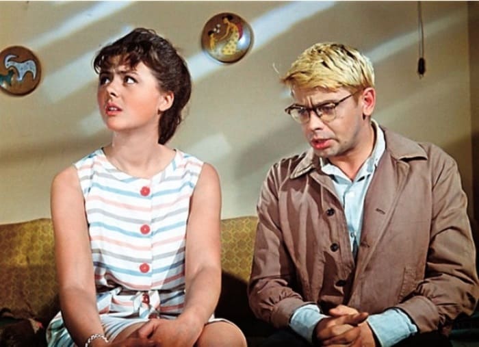 Кадр из фильма *Операция *Ы* и другие приключения Шурика*, 1965 | Фото: hochu.ua Наталье Селезневой – 75: Обратная сторона славы звезды фильмов о Шурике