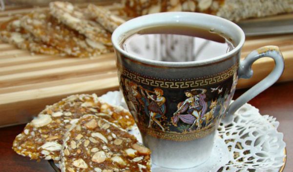 Сладкая колбаска из сухофруктов Сладкая колбаска из сухофруктов
