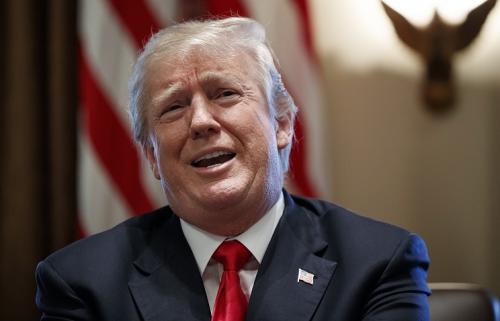 CNN: Трамп назвал «грязными дырами» страны, откуда в США прибывают некоторые иммигранты