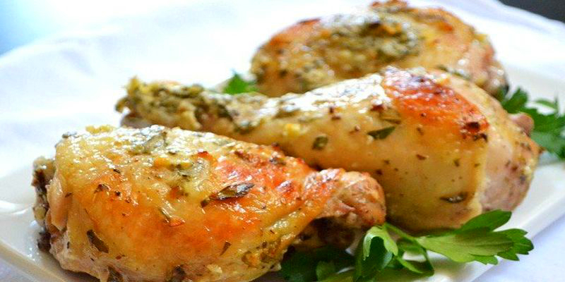 Замечательный рецепт приготовления курицы в духовке: в маринаде по-гречески
