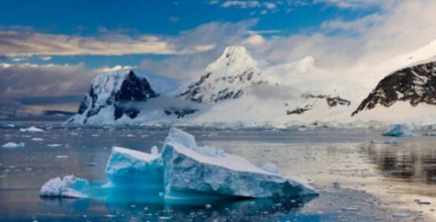 Найденный под Антарктидой вулкан может начать извержение в любой момент