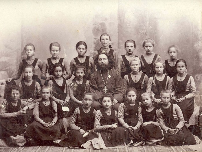 Что знала ученица 7-го класса в конце XIX века. А мы ещё жалуемся, что сейчас детей в школе нагружают! Что знала ученица 7-го класса в конце XIX века. А мы ещё жалуемся, что сейчас детей в школе нагружают!