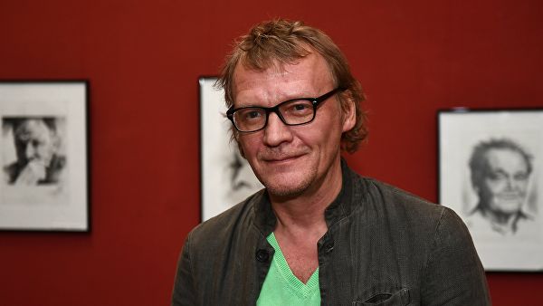 Актер Дмитрий Дюжев объяснил заявление Серебрякова о России "актерской сущностью"