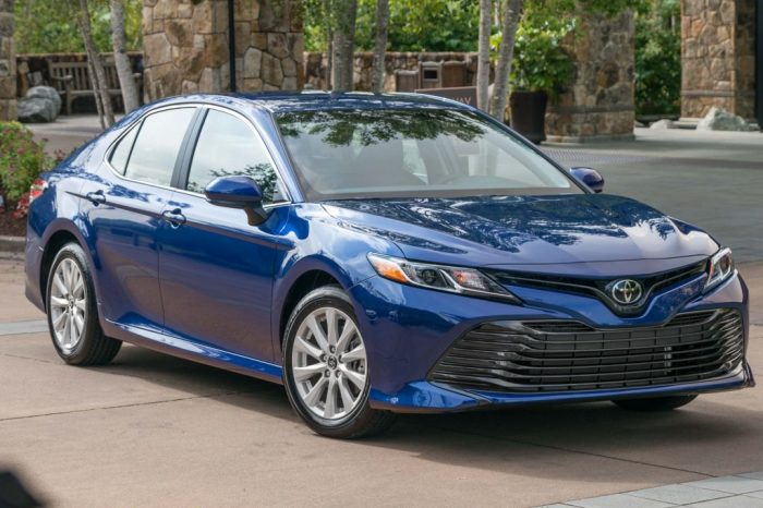 Самая новая Toyota Camry поколения XV70. | Фото: betweentheaxles.net. Самая новая Toyota Camry поколения XV70. | Фото: betweentheaxles.net.