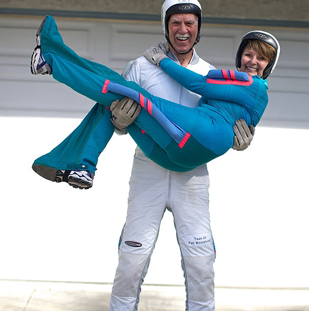 pat-and-alicia-moorehead-81and-66-year-old-skydivers__605