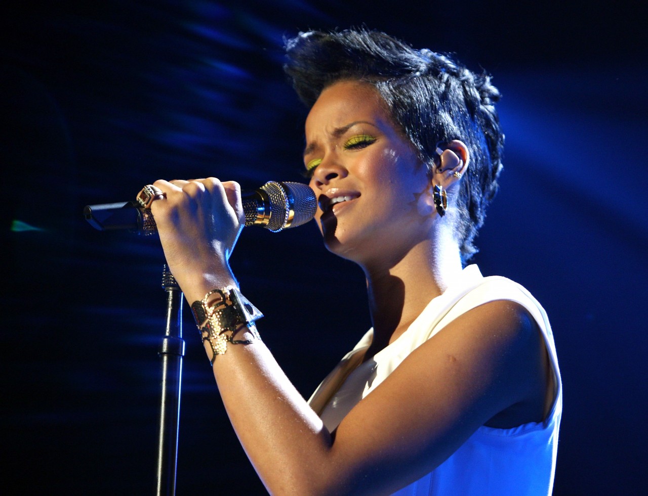Rihanna Singer