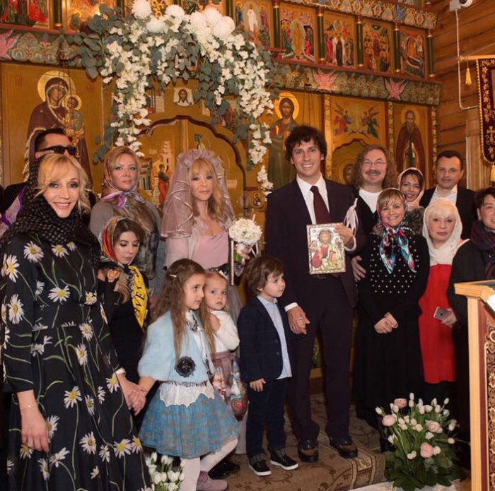 Знаменитости, которые пошли под венец в зрелом возрасте
