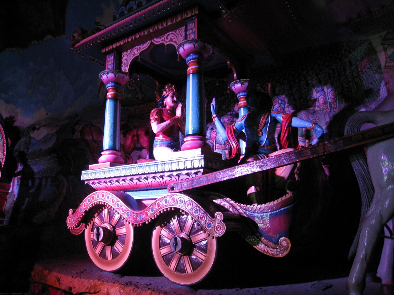 Пещеры Бату Кейвс (Batu Caves). Индонезия. Пещеры Бату Кейвс (Batu Caves). Индонезия.