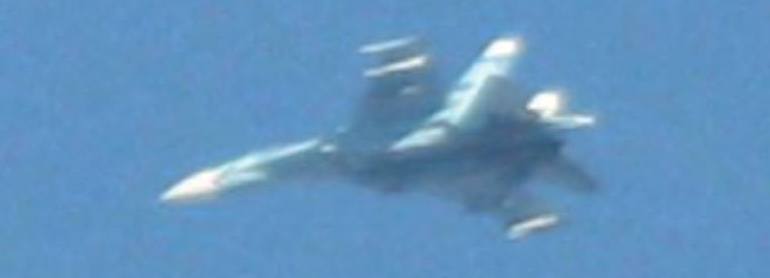 Су-27 ведет учебные бои с F-16 в Неваде