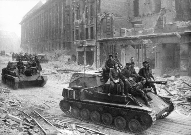 Мультатули Петр: В тот день когда взяли Берлин и фотографии Берлина 1945 Мультатули Петр: В тот день когда взяли Берлин и фотографии Берлина 1945