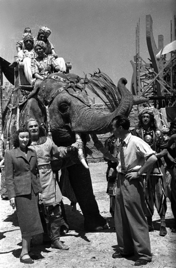 Лидия Вертинская и Сергей Столяров на съемках фильма Садко, 1952 год Лидия Вертинская и Сергей Столяров на съемках фильма Садко, 1952 год