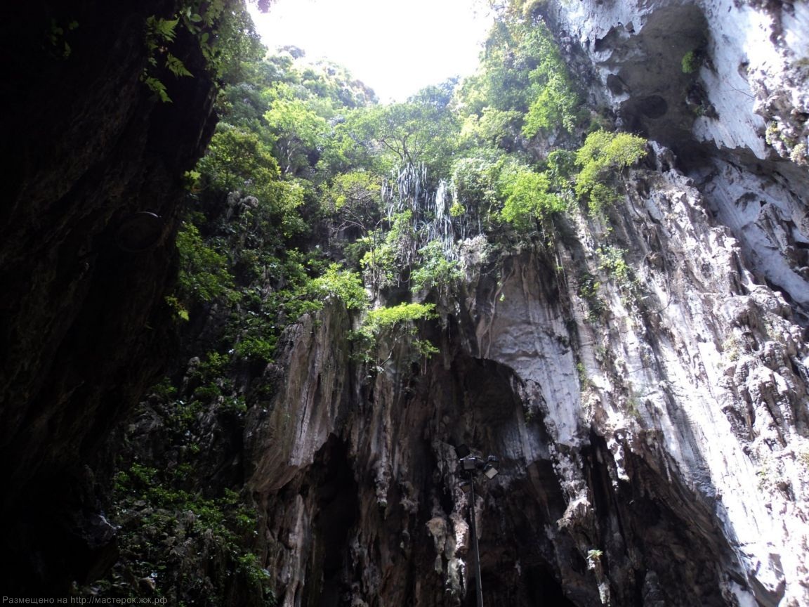 Пещеры Бату Кейвс (Batu Caves). Индонезия. Пещеры Бату Кейвс (Batu Caves). Индонезия.