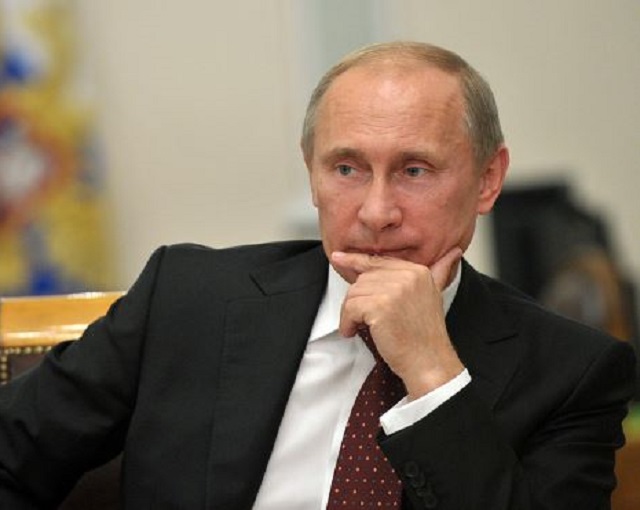 Житель Киева спросил Путина, почему «Россия бросила Украину» Житель Киева спросил Путина, почему «Россия бросила Украину»