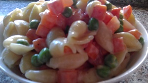 Фото к рецепту: Салат с макаронами быстрого приготовления Фото к рецепту: Салат с макаронами быстрого приготовления