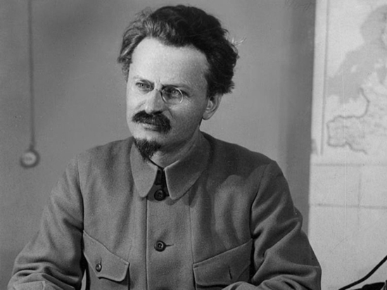 Они перевернули мир (История пунктиром) // Виолетта Крымская Они перевернули мир (История пунктиром) // Виолетта Крымская