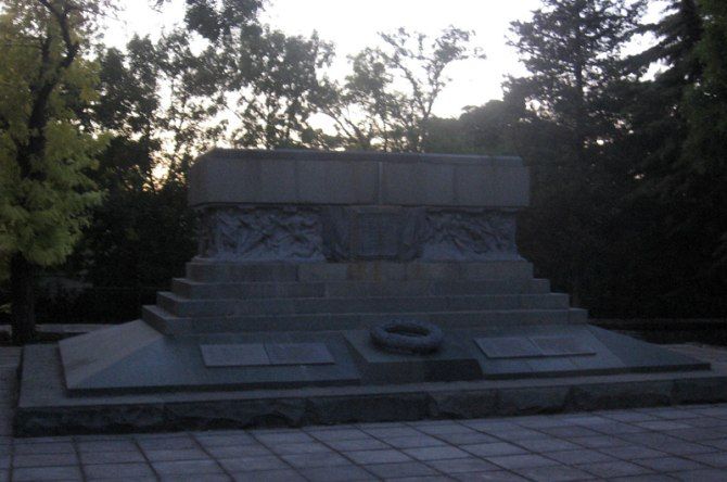 Пять кораблей, ушедших на дно в результате диверсии . Пять кораблей, ушедших на дно в результате диверсии .