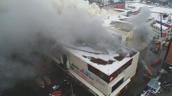 Жуткие фото из торгового центра в Кемерово
